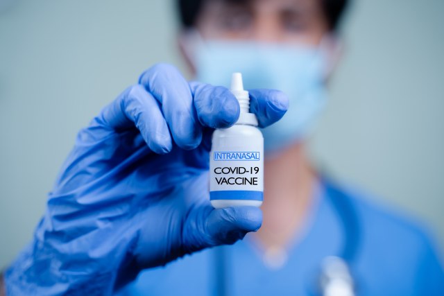 Za hitnu upotrebu: Odobrena vakcina protiv kovida za inhalaciju